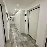 Living Como-rooms&parking Vendégház