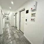 Living Como-rooms&parking 4* Como