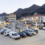 Living Como-rooms&parking 4*