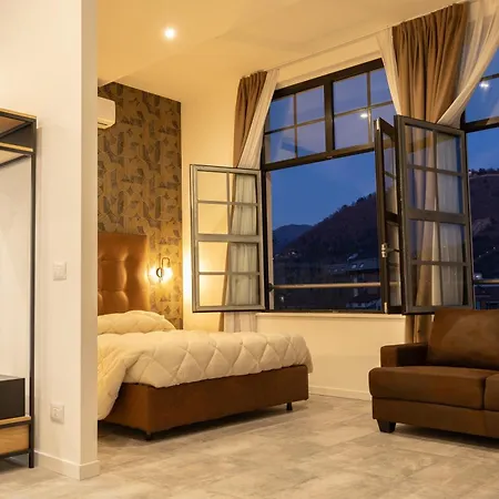 Πανσιόν Living Como-rooms&parking