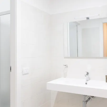 Affittacamere Living Como-rooms&parking