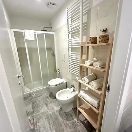 Living Como-rooms&parking Affittacamere