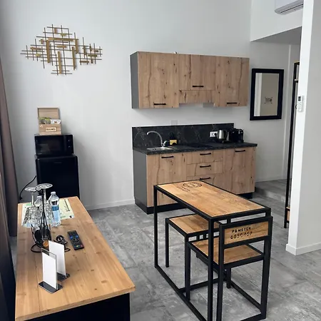 Pensión Living Como-rooms&parking