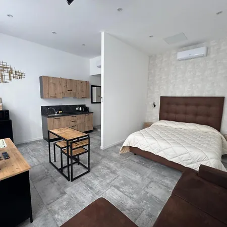 Living - & Parking 4* Como
