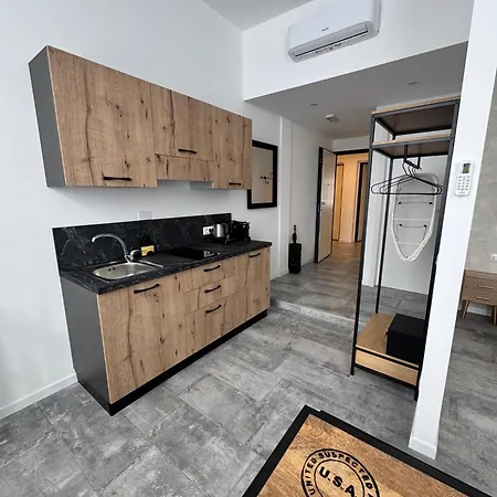 Πανσιόν Living Como-rooms&parking