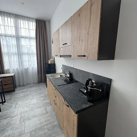 Pensión Living Como-rooms&parking 4*