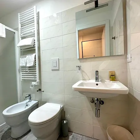 Affittacamere Living Como-rooms&parking