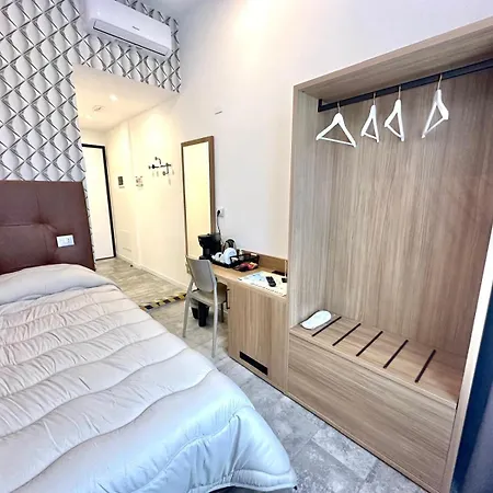 Pensión Living Como-rooms&parking