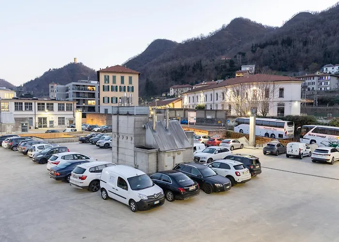 Living Como-rooms&parking Πανσιόν 4*