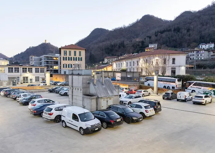 Living Como-rooms&parking 4*