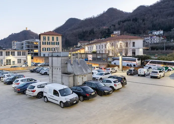 Living Como-rooms&parking Πανσιόν