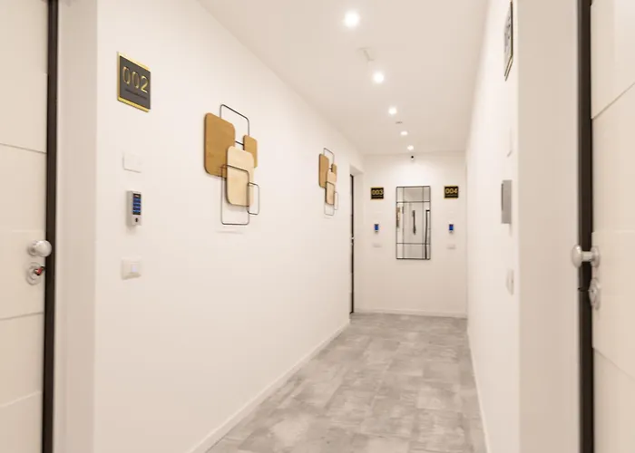 Living Como-rooms&parking 4* Côme