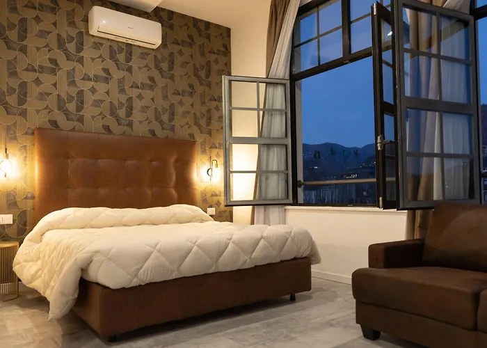 Living Como-rooms&parking Πανσιόν