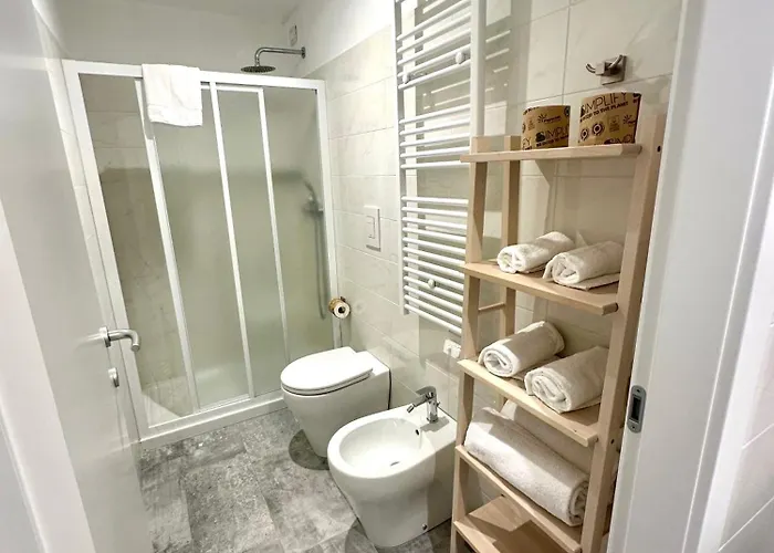 Living Como-rooms&parking Πανσιόν