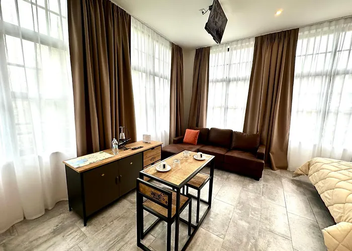 Living Como-rooms&parking