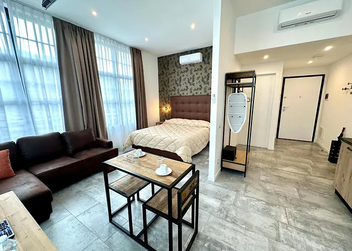 Living Como-rooms&parking