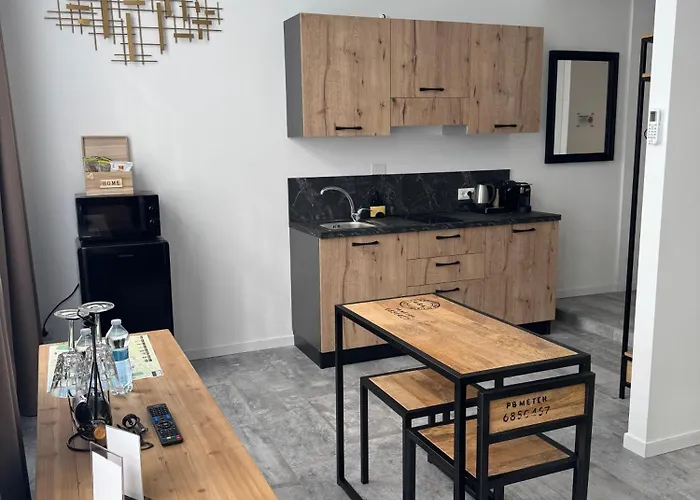 Πανσιόν Living Como-rooms&parking