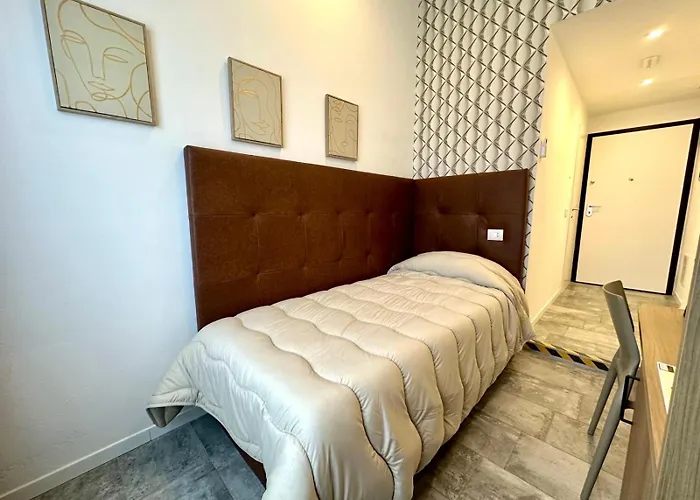 Living Como-rooms&parking 4*