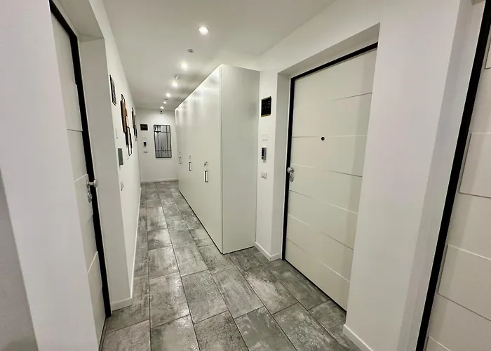 Living Como-rooms&parking Πανσιόν