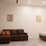 Living Como-rooms&parking