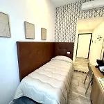 Living Como-rooms&parking 招待所 科莫