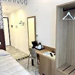 Living Como-rooms&parking 招待所 4*