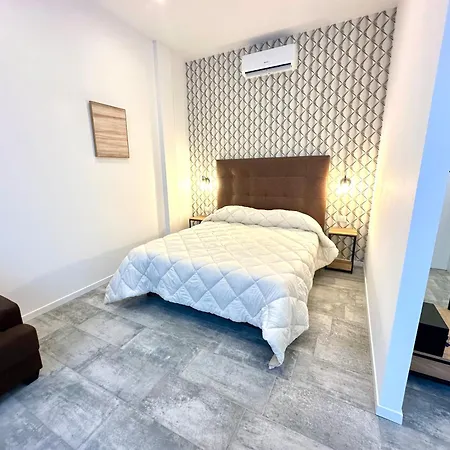 招待所 Living Como-rooms&parking 4*