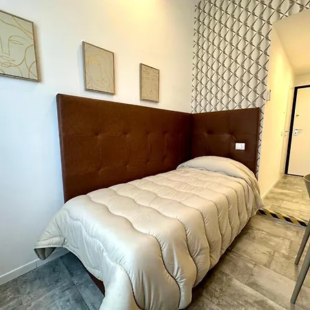 Living Como-rooms&parking 4*