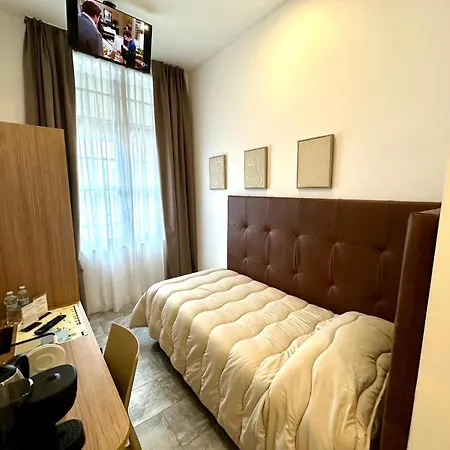 Living Como-rooms&parking 招待所 4*