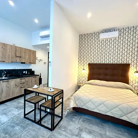 Gasthuis Living Como-rooms&parking 4*